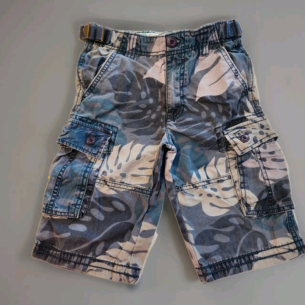 Mini Boden Blue and White Leaf-Print Cargo Shorts